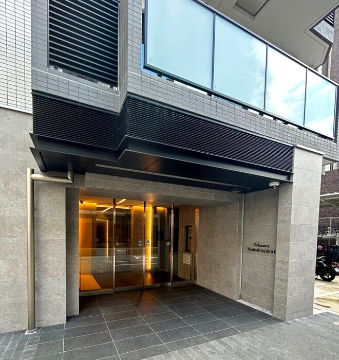 物件外観写真4　(エントランス部分)