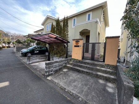 厚木市鳶尾５丁目貸家外観写真