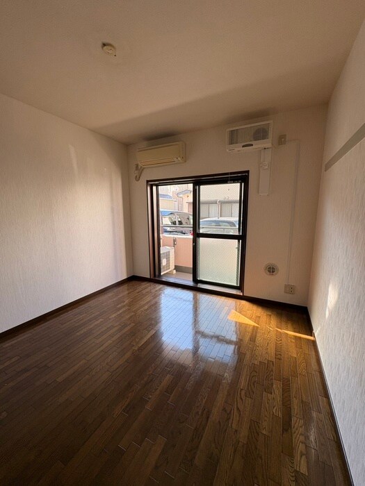 物件内観写真4　(居室)