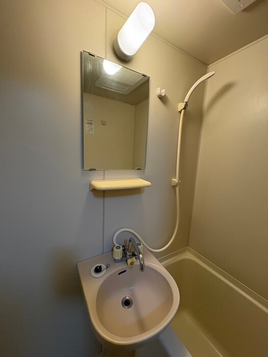 物件内観写真8　(洗面)