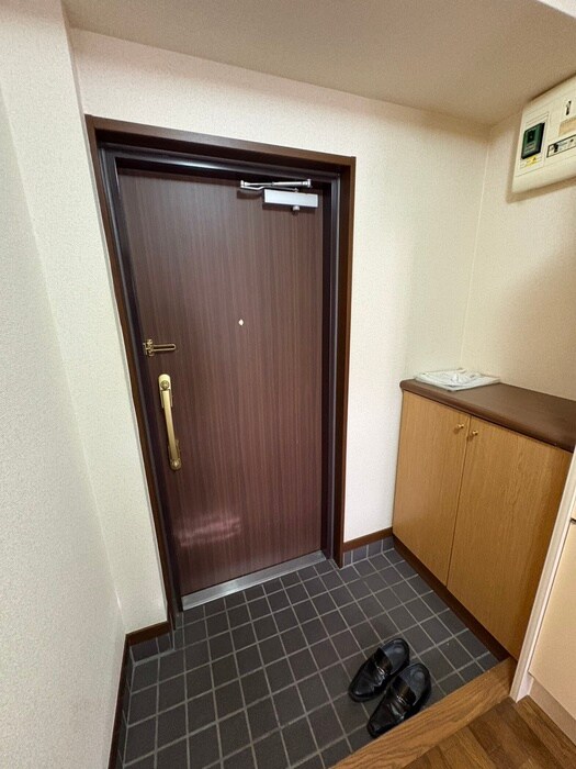 物件内観写真10　(玄関)