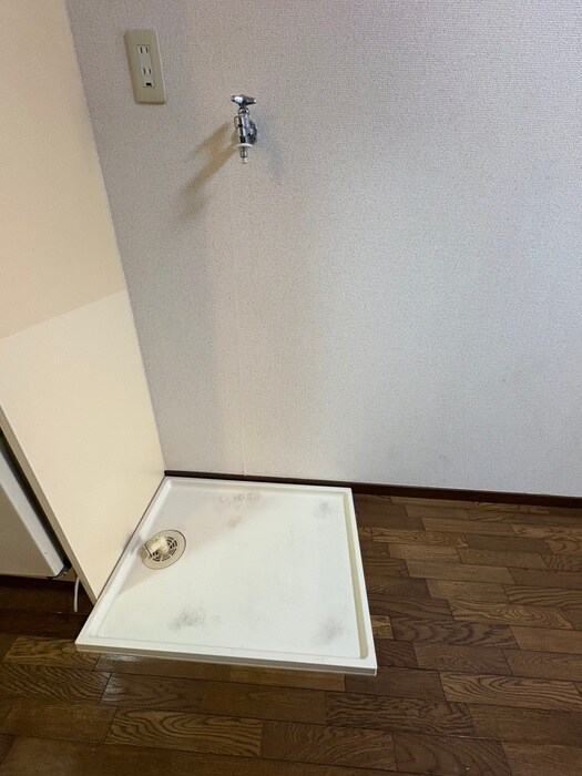 物件内観写真14　(洗濯機置場)