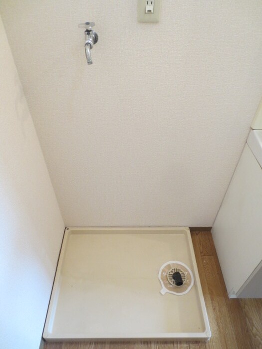 物件内観写真9　(洗濯機置場)