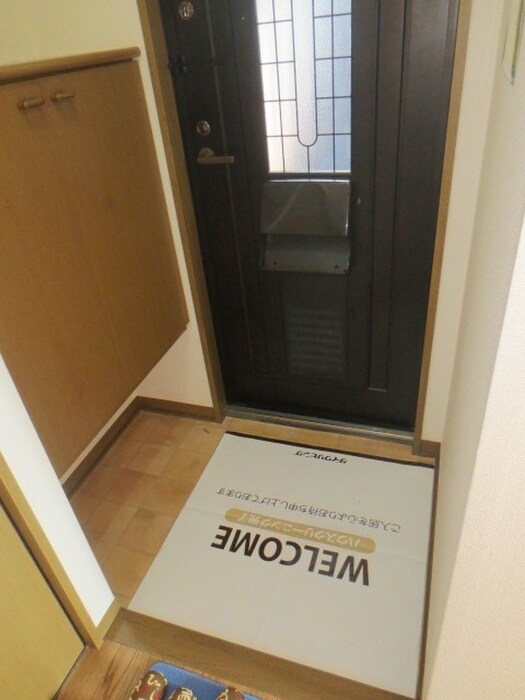 物件内観写真16　(玄関)