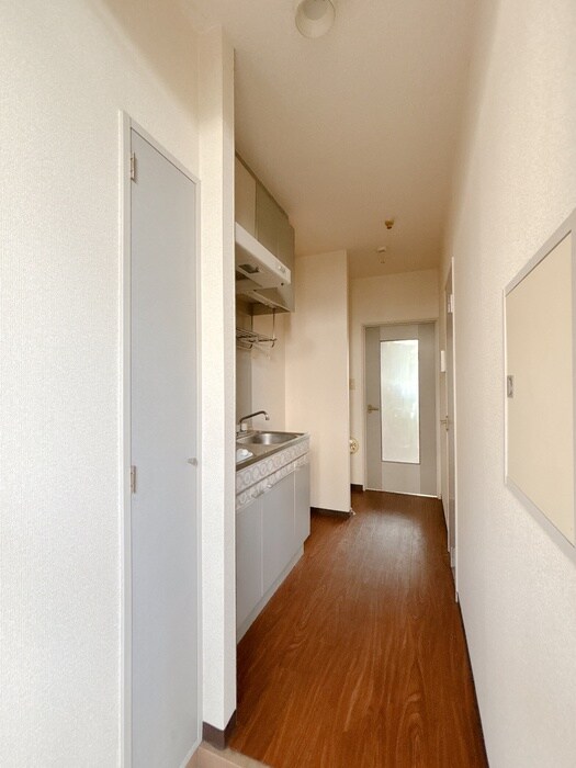 物件内観写真16　(廊下)