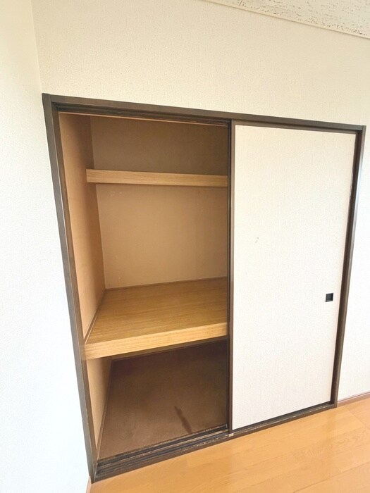 物件内観写真10　(収納)