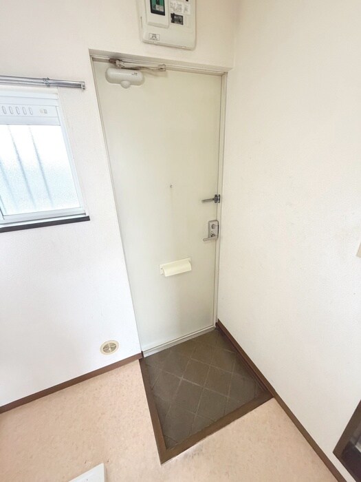 物件内観写真22　(玄関)