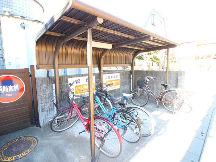 物件外観写真5　(駐輪場)