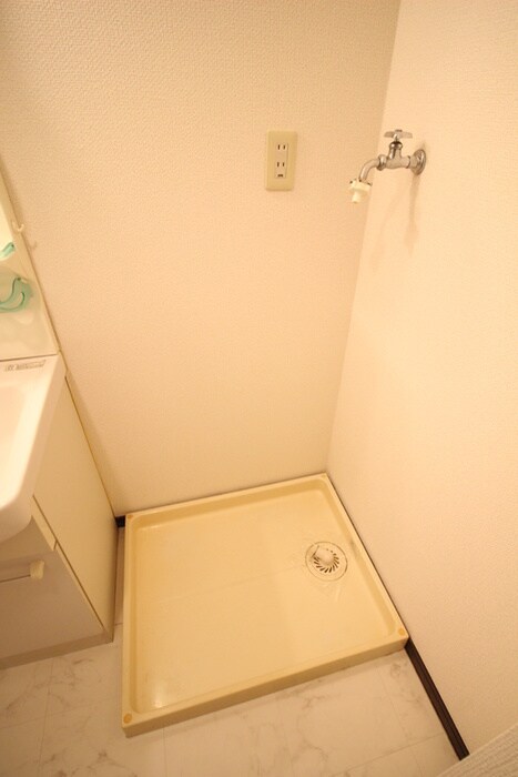 物件内観写真18　(洗濯機置場)