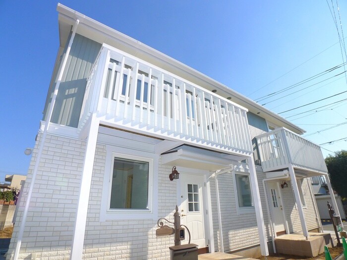 物件外観写真6　(エントランス部分)