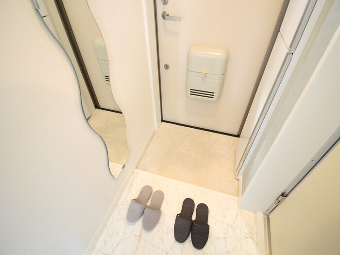 物件内観写真16　(玄関)