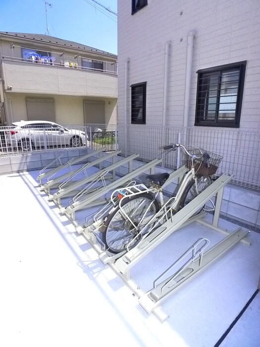 物件外観写真5　(駐輪場)