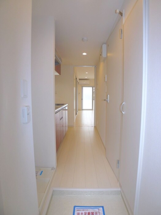 物件内観写真17　(玄関)