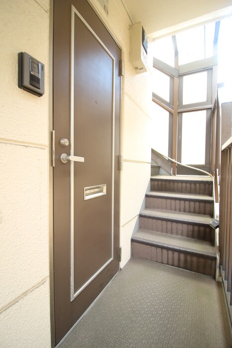 物件内観写真14　(玄関)