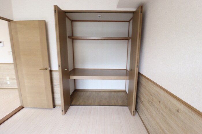 物件内観写真13　(収納)