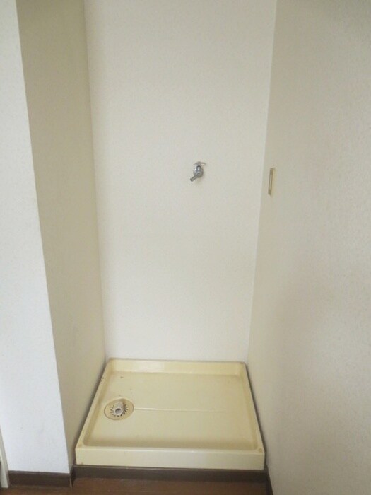 メゾントコヨダの洗濯機置場