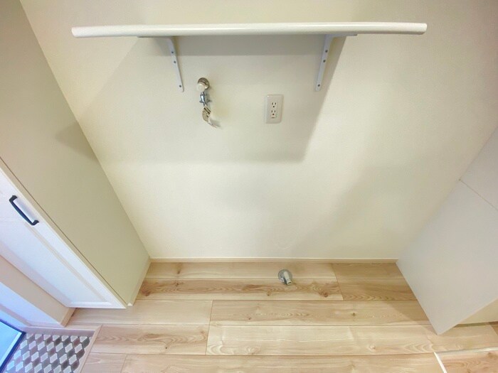 物件内観写真15　(洗濯機置場)