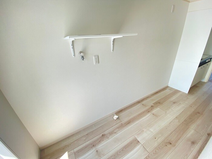 物件内観写真15　(洗濯機置場)