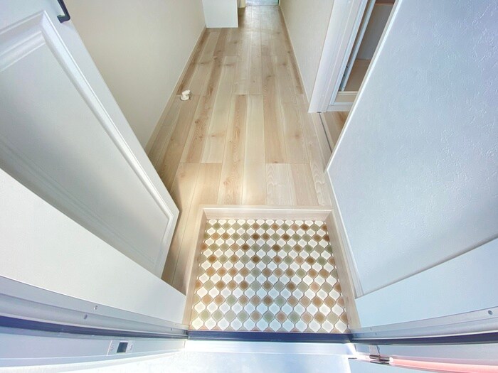 物件内観写真16　(玄関)