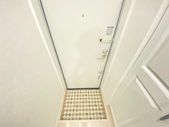 物件内観写真16　(玄関)