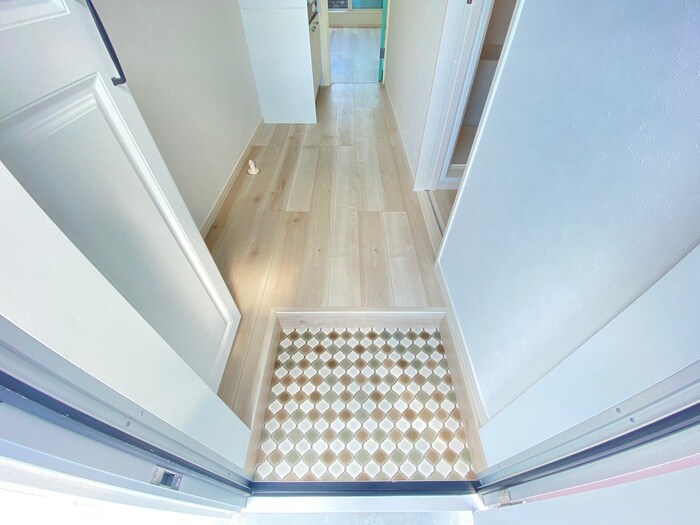 物件内観写真17　(玄関)