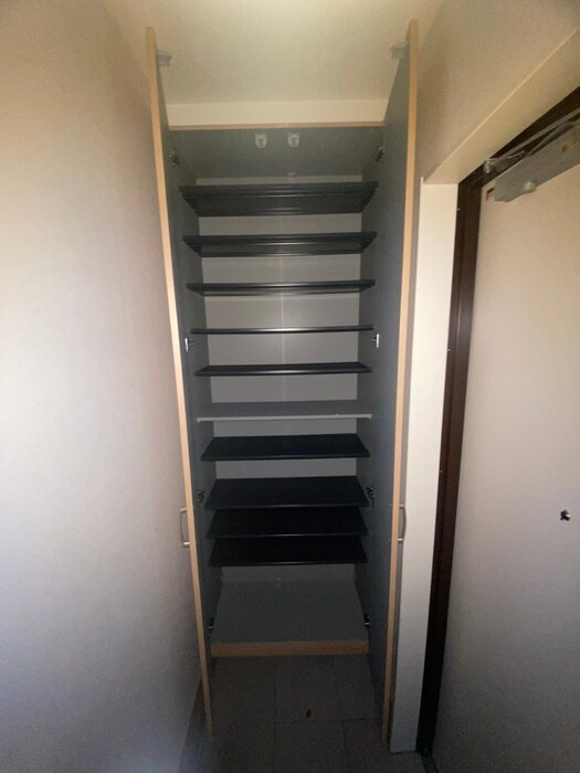 物件内観写真8　(靴箱)