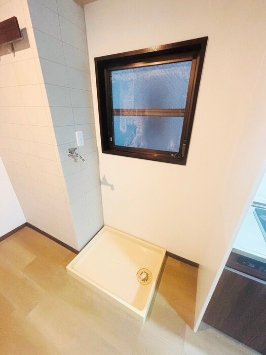 物件内観写真14　(洗濯機置場)