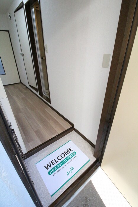 物件内観写真14　(玄関)