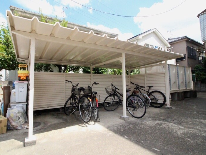 物件外観写真4　(駐輪場)