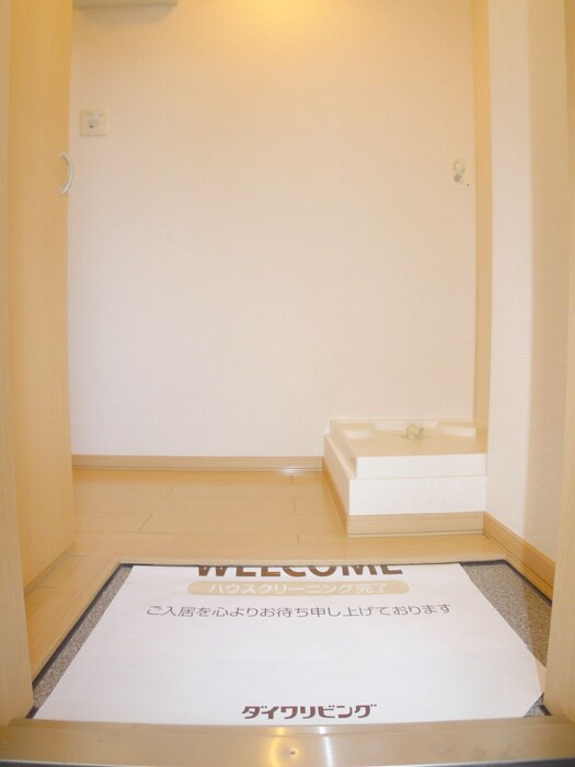 物件内観写真17　(玄関)