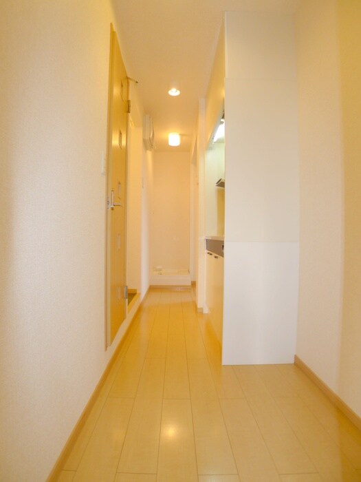 物件内観写真18　(廊下)