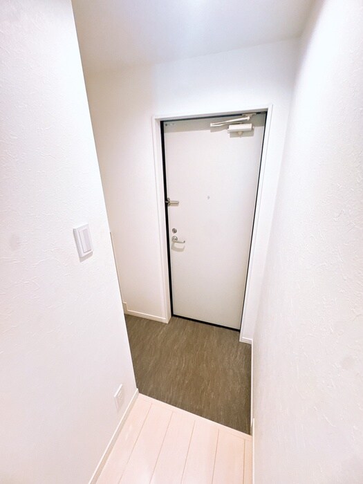 物件内観写真7　(玄関)