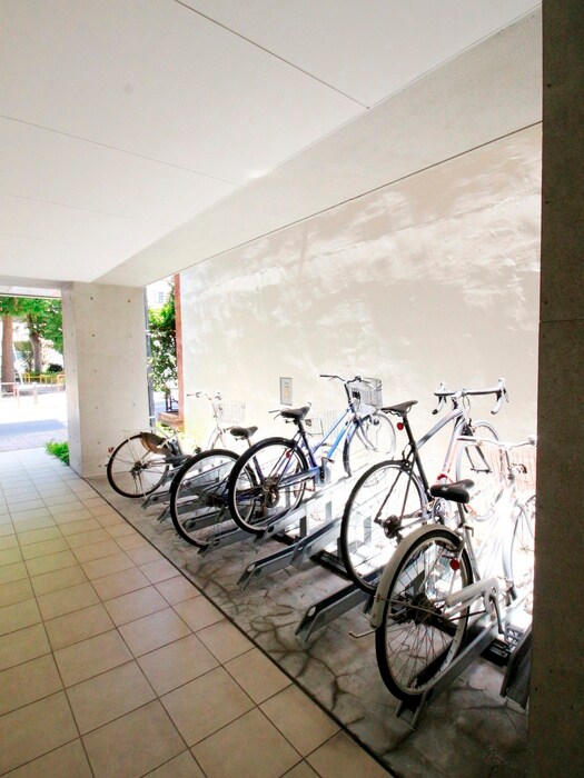 物件外観写真6　(駐輪場)