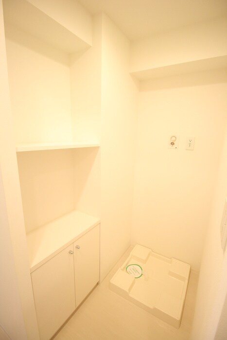 物件内観写真14　(洗濯機置場)