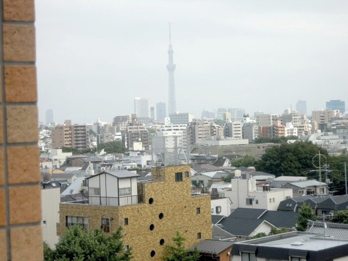 物件内観写真13　(室内からの展望)