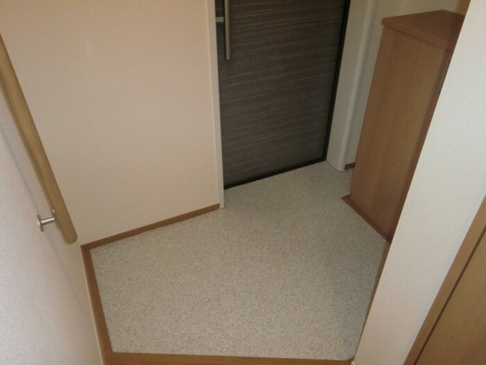 物件内観写真16　(玄関)