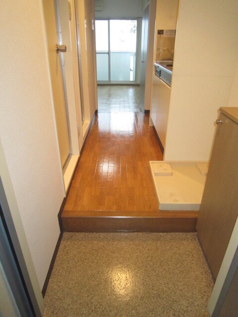 物件内観写真7　(玄関)