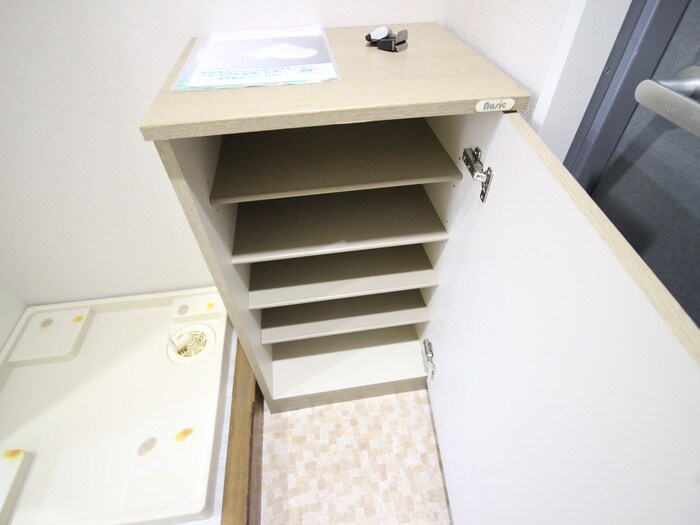 物件内観写真8　(靴箱)