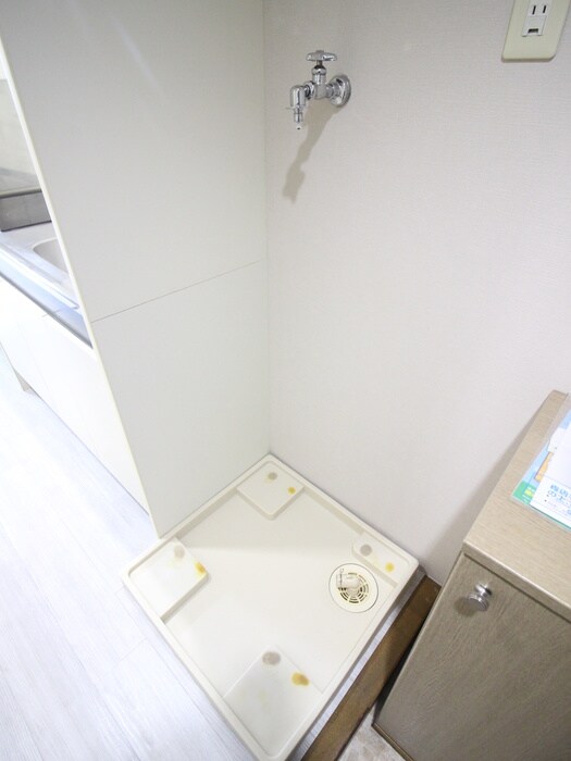 物件内観写真9　(洗濯機置場)