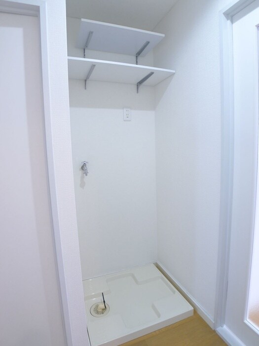 物件内観写真17　(洗濯機置場)