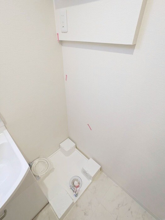 物件内観写真18　(洗濯機置場)