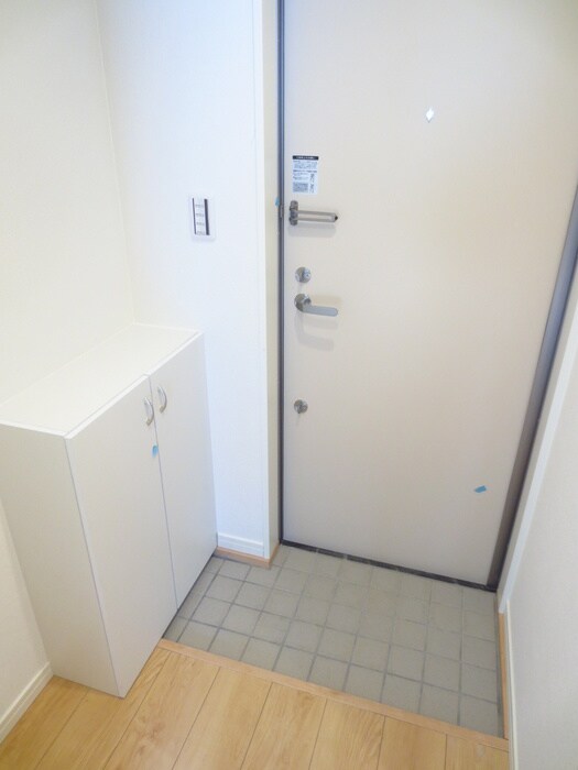 物件内観写真16　(玄関)
