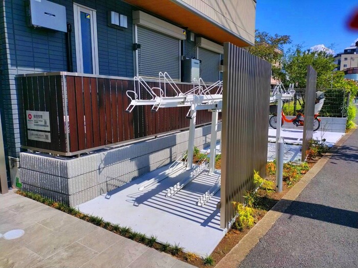 グラナーデ谷原の駐輪場