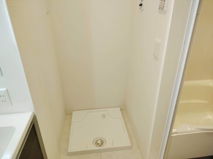 物件内観写真14　(洗濯機置場)