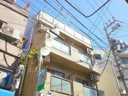 シュロス東裏外観写真