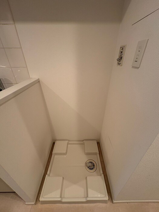 物件内観写真10　(洗濯機置場)