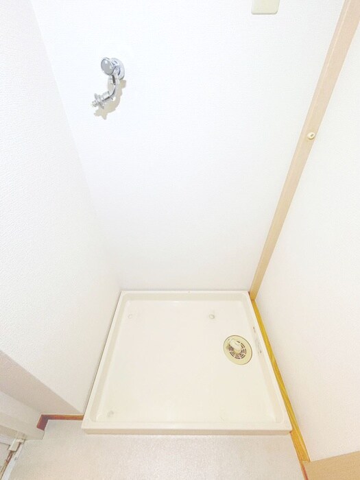 物件内観写真15　(洗濯機置場)