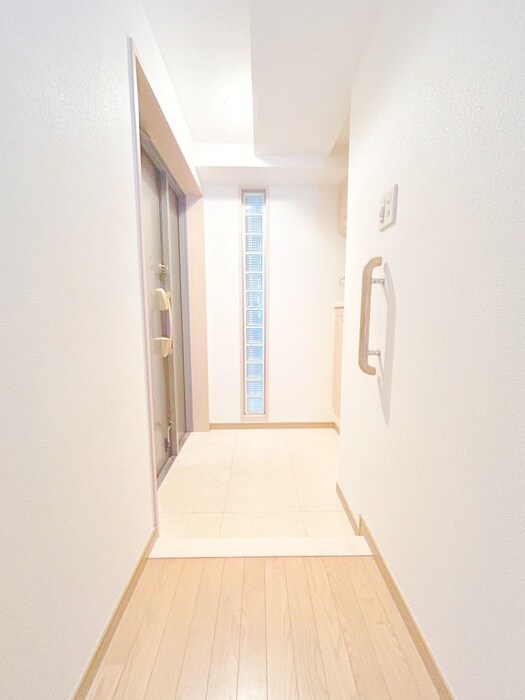 物件内観写真17　(玄関)