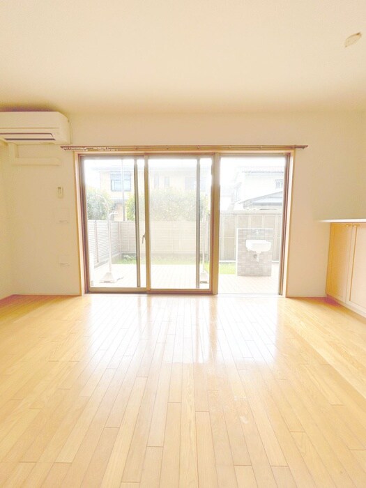 物件内観写真19　(室内からの展望)