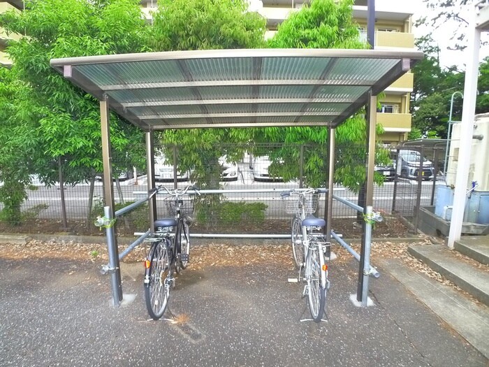 物件外観写真6　(駐輪場)